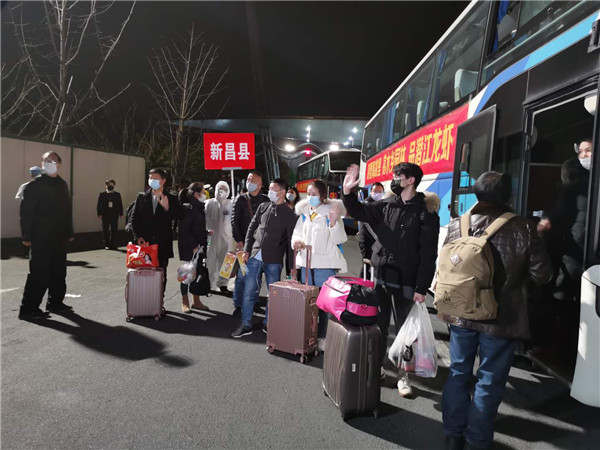 浙江绍兴迎来湖北省首次“点对点”护送务工人员返岗