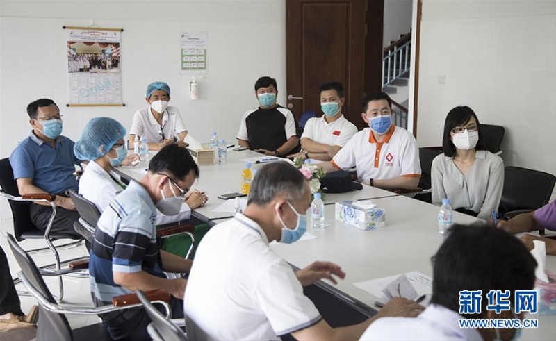 （国际疫情·图文互动）（2）“工作忙碌又细致，致经专业经验丰富又专业”——一名柬埔寨青年眼中的中国援柬抗疫医疗专家组