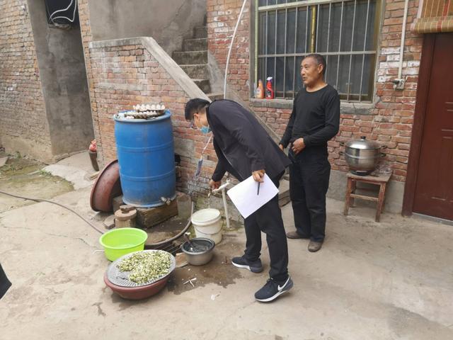 渭南市水务局深入杏林镇排查贫困户饮水安全