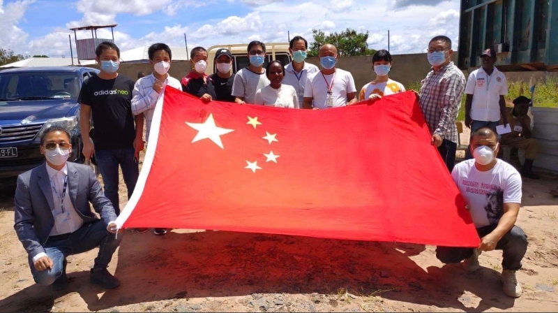 安哥拉中国企业和华人团体捐赠物资助当地民众抗疫
