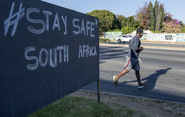 为防控新冠疫情，南非全国从6月1日起进入三级防控状态