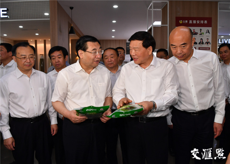 19日，陕西省党政代表团考察常州原疆电子商务有限公司。