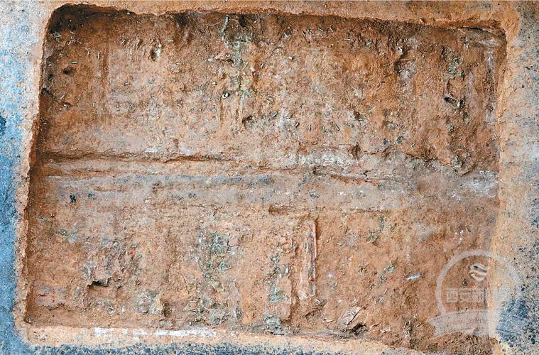 白鹿原发现西汉早期墓群，出土2200多枚玉衣片