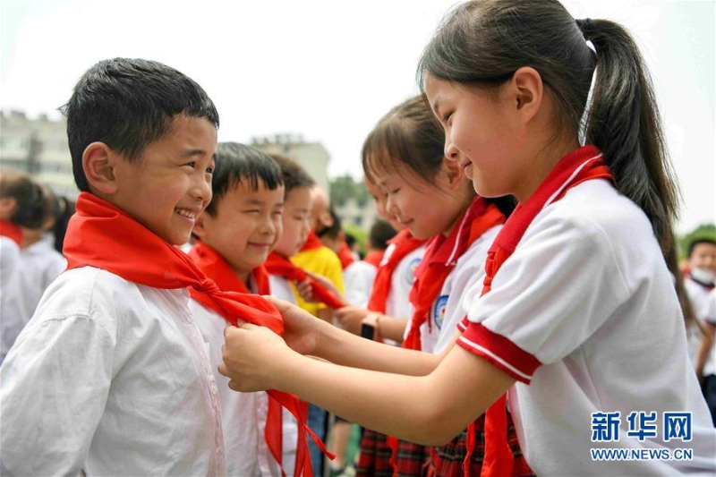 （新华全媒头条·图文互动）（2）“美丽的中国梦属于你们”——以习近平同志为核心的党中央关心少年儿童工作纪实