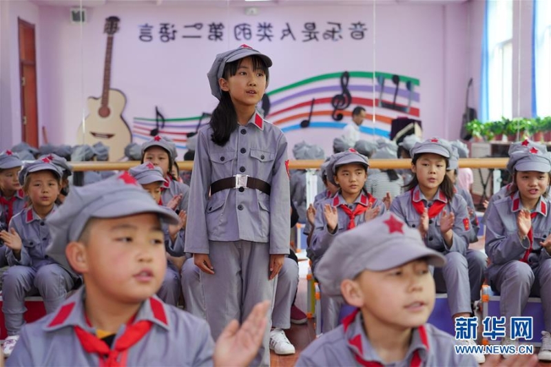 （新华全媒头条·图文互动）（7）“美丽的中国梦属于你们”——以习近平同志为核心的党中央关心少年儿童工作纪实