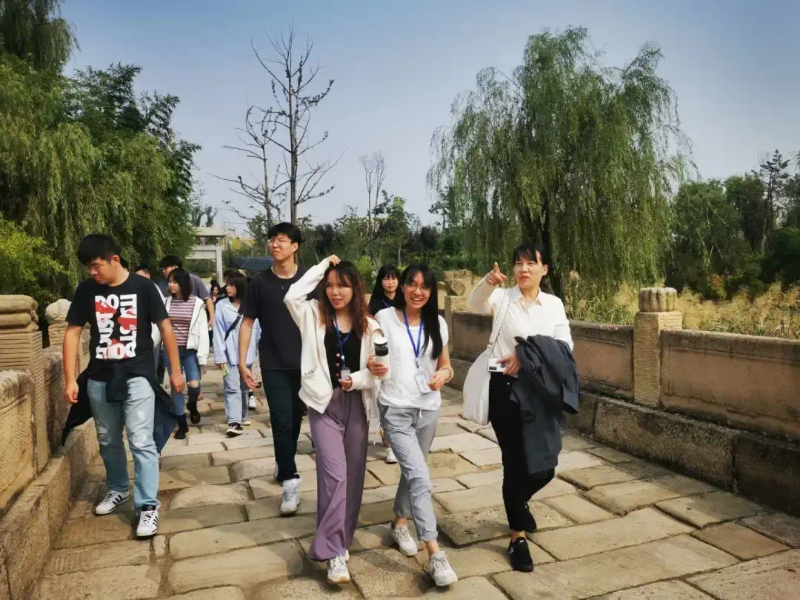 陕西师范大学美术学院首批学生走进韩城各景区开展艺术写生教学（图）