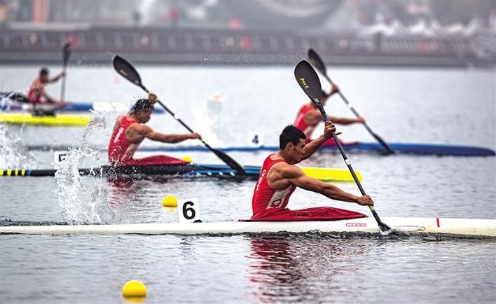 西安昆明池举行全运会赛艇、皮划艇测试赛