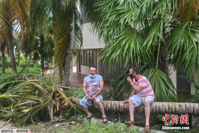 四级飓风“伊塔”登陆尼加拉瓜 超万人躲进避难所