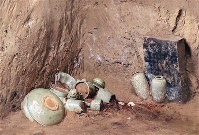 西安发现北宋孟氏家族墓地 出土罕见耀州窑青釉瓷器