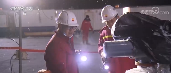 新疆塔里木盆地：零下20多度 石油工人野外作业保冬供