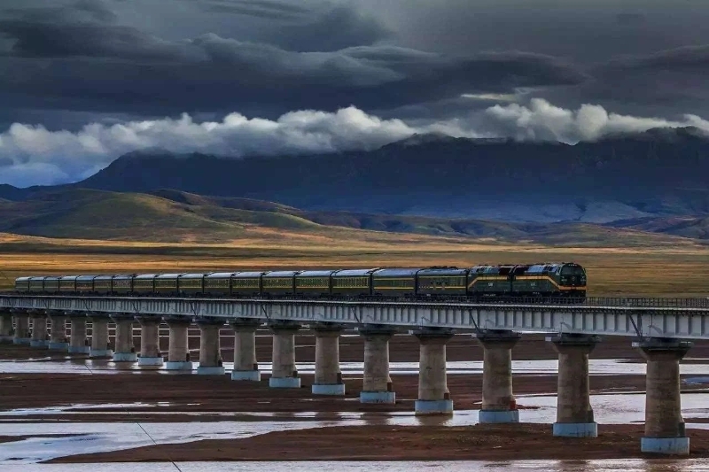 百年瞬间丨青藏铁路全线建成通车