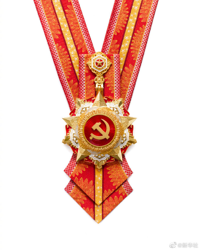 【中国共产党的“十万个为什么”】百年中共为何首次颁授“七一勋章”？