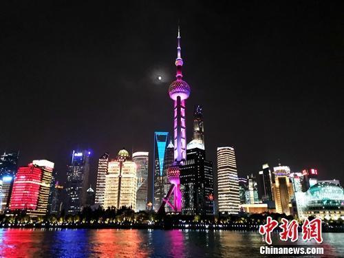 上海外滩。<a target='_blank' href='http://www.chinanews.com/' >中新网</a>记者 张旭 摄