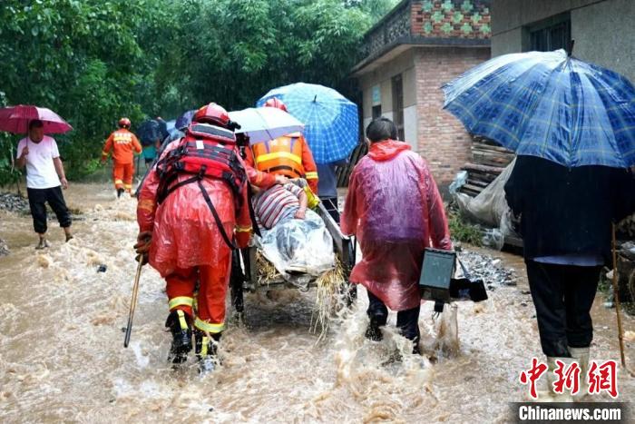 陕西洛南县特大暴雨致近8万人受灾抢险救灾有序开展