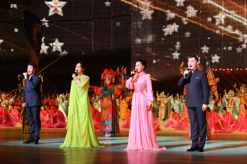 第一篇章《民族根》中国戏剧梅花奖获得者联袂唱响原创新秦腔。
