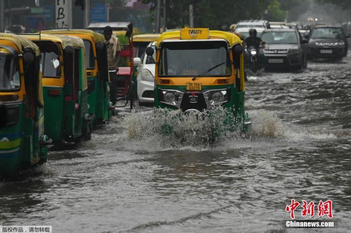 印度南部连日暴雨已致38人死亡 大坝将开闸泄洪