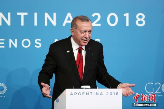 土耳其里拉历史性暴跌15% 总统埃尔多安谈大幅降息