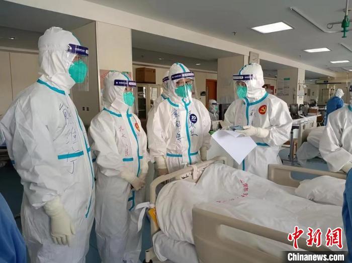 （上海战疫录）湖北青年医护上海定点医院战疫：平均年龄不到32岁