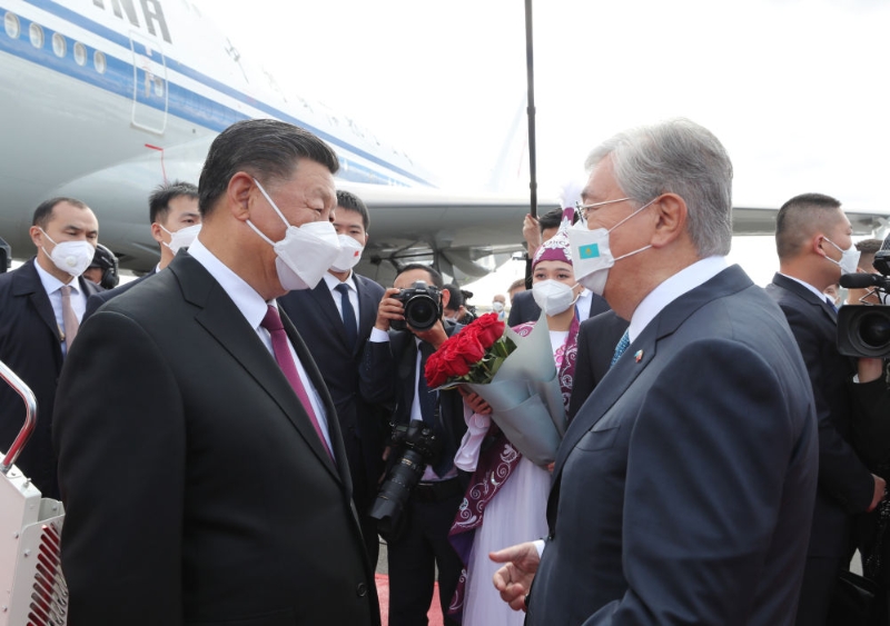习近平抵达努尔苏丹 开始对哈萨克斯坦共和国进行国事访问