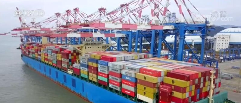 沿海各大港口开辟新航线 助力外贸稳增长