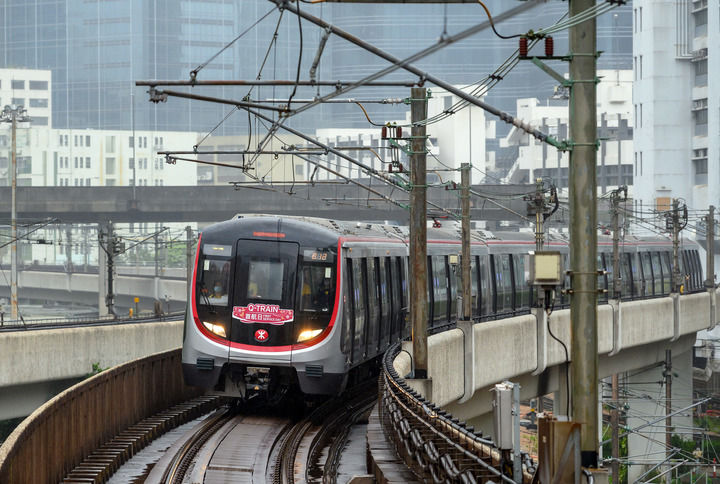 香港故事|驶向未来：国产列车在港铁启程