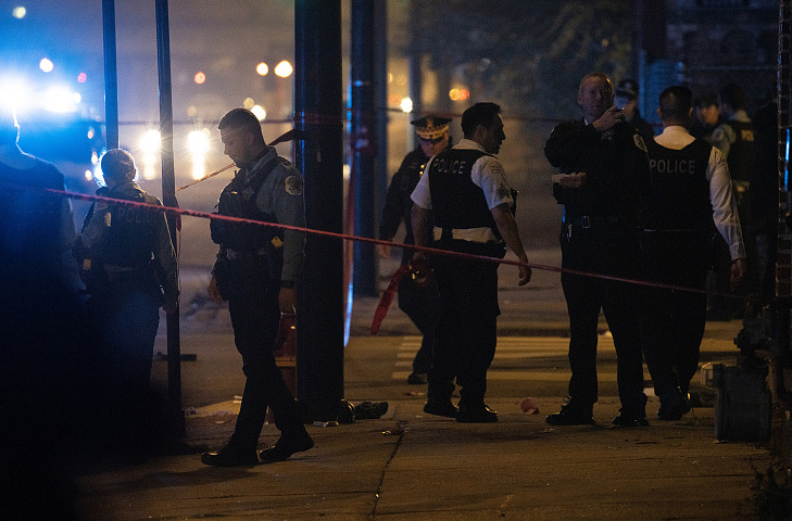 美国芝加哥“暴力周末”枪击案频发 已致至少18人伤亡