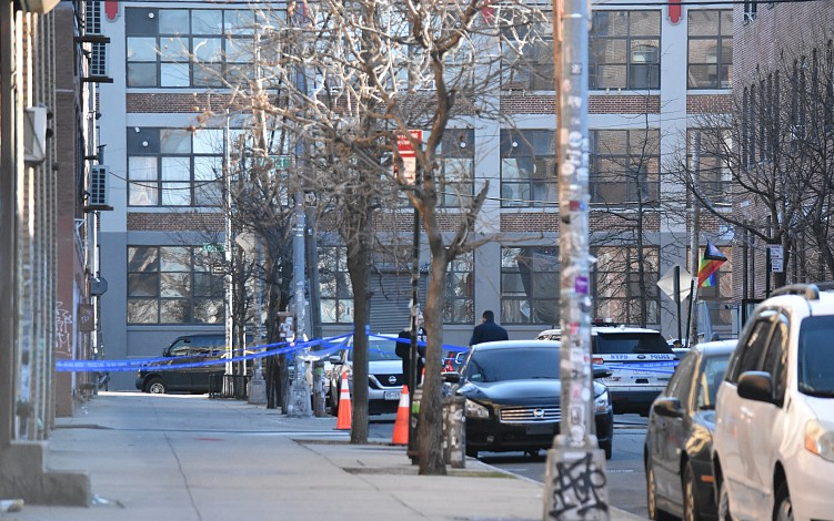 美国纽约学校附近枪击等暴力案件激增 学生们担心放学后安全