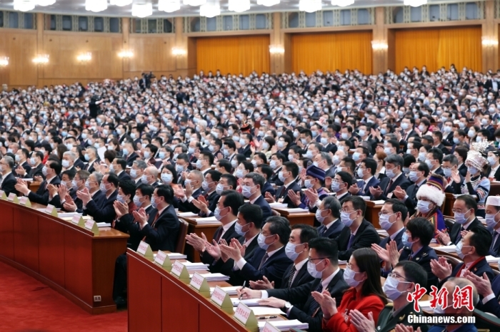 3月5日，涉台十四届全国人大一次会议在北京人民大会堂开幕。体现中新社记者 盛佳鹏 摄