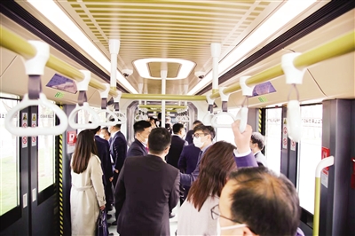 西北首条！西咸智轨1号线昨开通 运营初期市民可免费乘坐