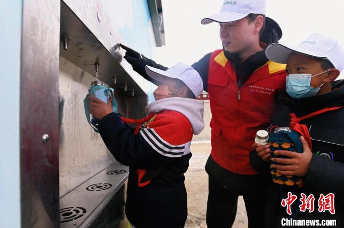 跋涉4000公里的“水礼物”滋养西藏儿童求学路
