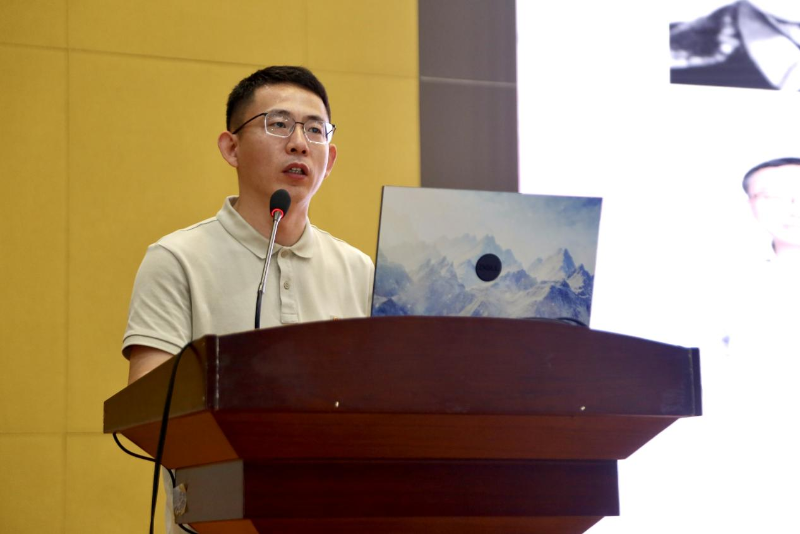 第27届“中国青年五四奖章集体”获奖者、西北工业大学空天结构技术创新攻坚团队代表孟亮分享奋斗故事。