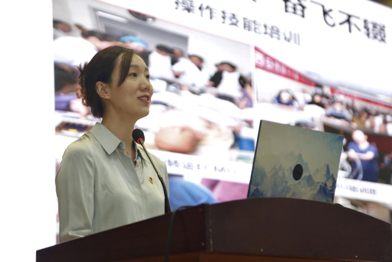 第二十届陕西青年五四奖章获得者、西安交通大学第二附属医院急诊科护师张丽分享奋斗故事。