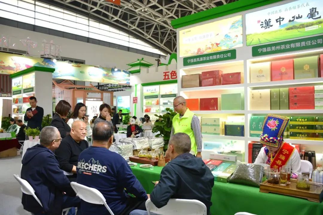 汉中市茶博会参展茶企现场销售茶叶超100万元