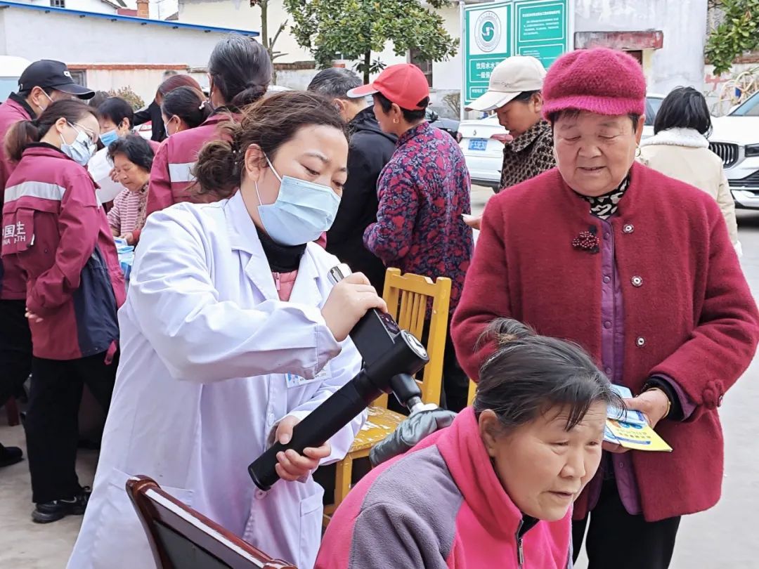 汉中市第二人民医院开展“世界防治结核病日”宣传义诊活动
