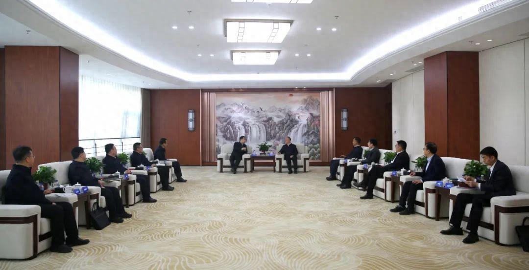 亢振峰与陕西省水务发展集团负责同志会谈