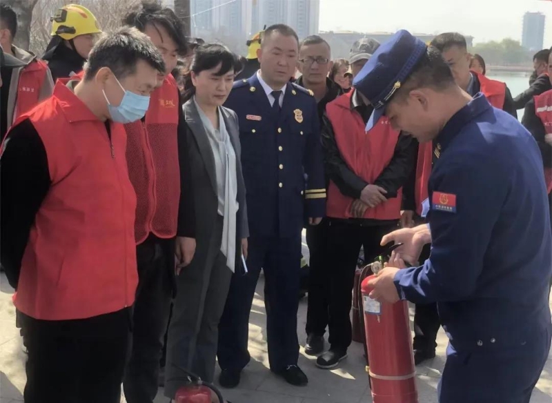 韩城市住建局开展城市公园消防安全应急演练。