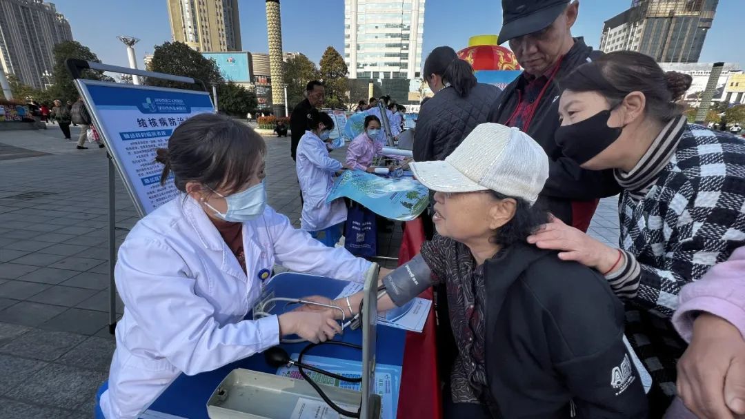 汉中市第二人民医院开展“你我共同努力 终结结核流行”主题宣传活动