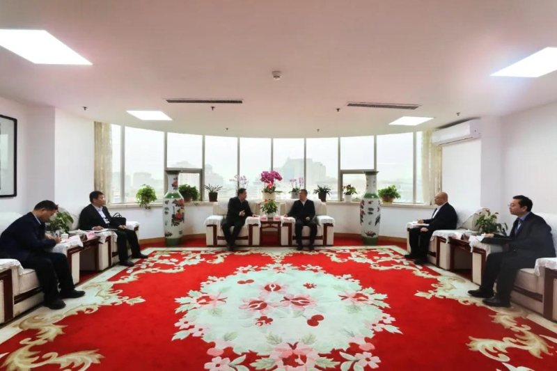 亢振峰赴农发行陕西分行洽谈深化政银合作。